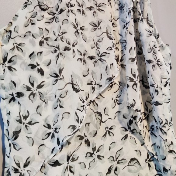 Cabi Sleeveless Blouse w/ Flutter Back - Picture 7 of 12